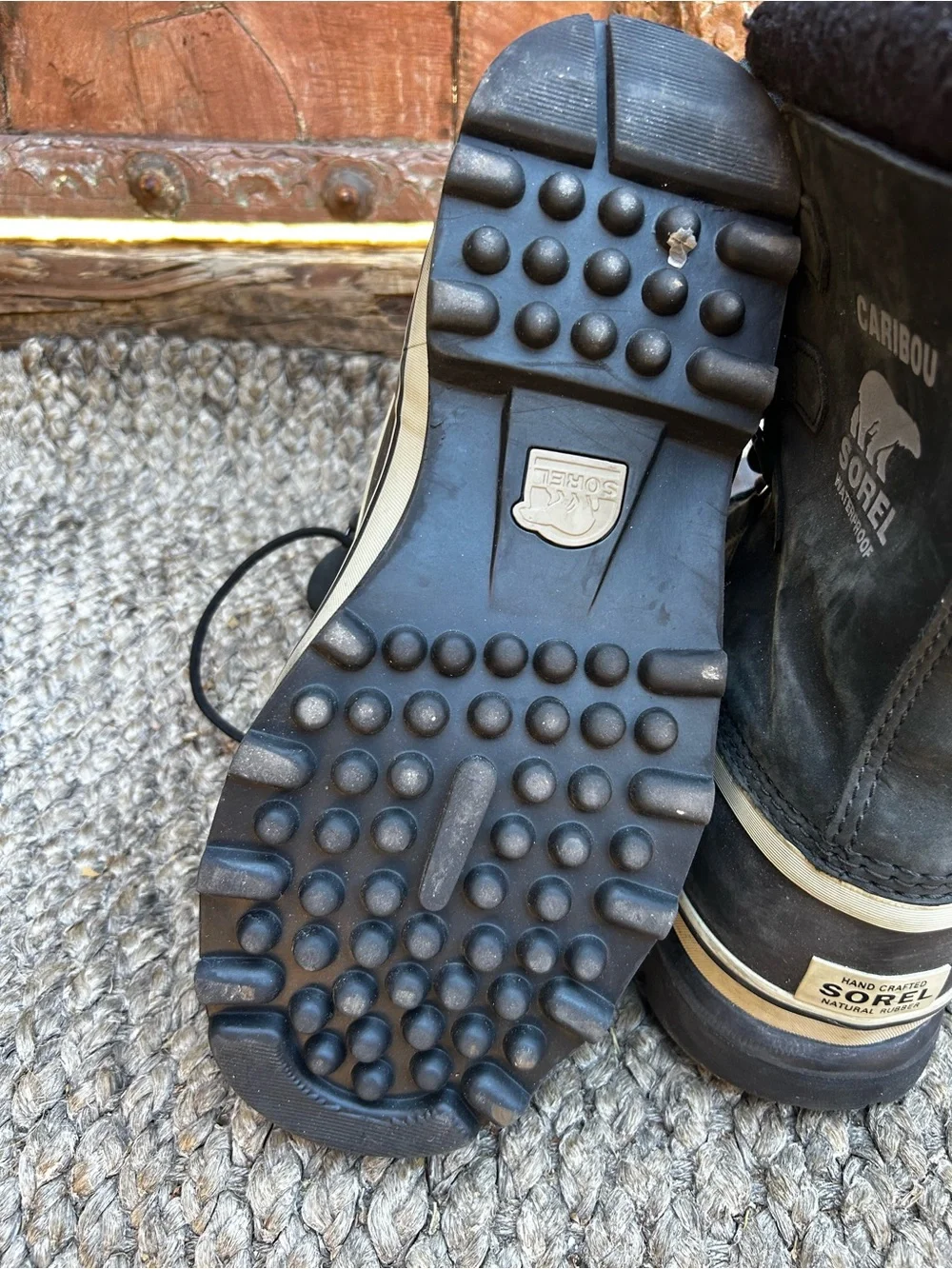 Sorel Black and Cream Caribou Waterproof Winter Boots size: 10